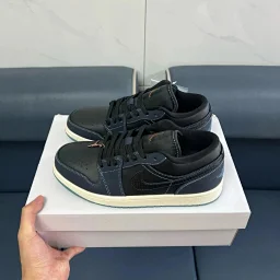 thumbnail for 【现货秒发】 AJ1黑蓝蛇纹低帮板鞋 莆田高版本