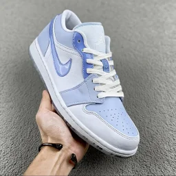 thumbnail for 【现货秒发】AJ1 Low aj1低帮雾霾蓝 乔一  休闲鞋 板鞋 运动鞋 篮球鞋 复古篮球鞋 D