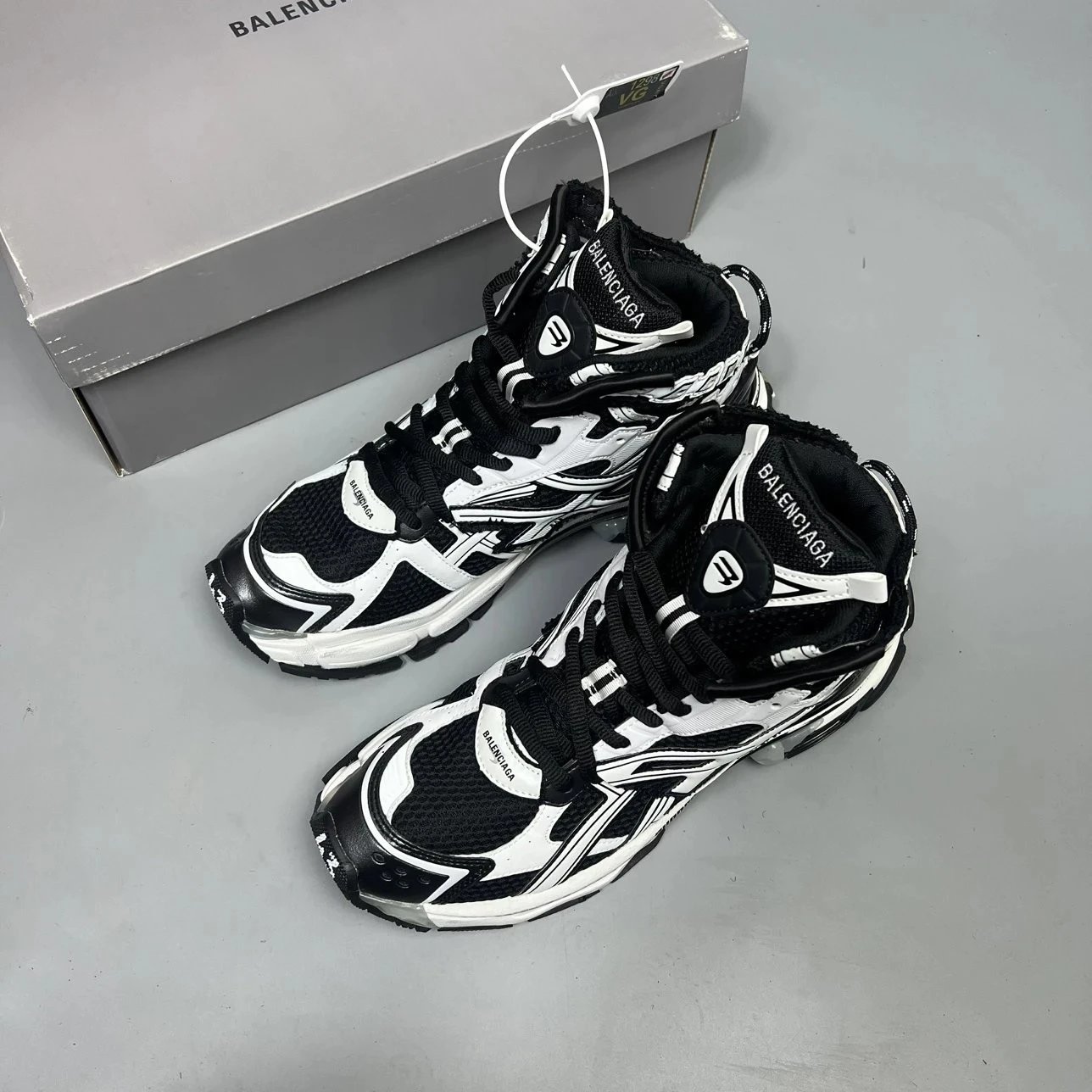 Balenciaga Sneakers Runner