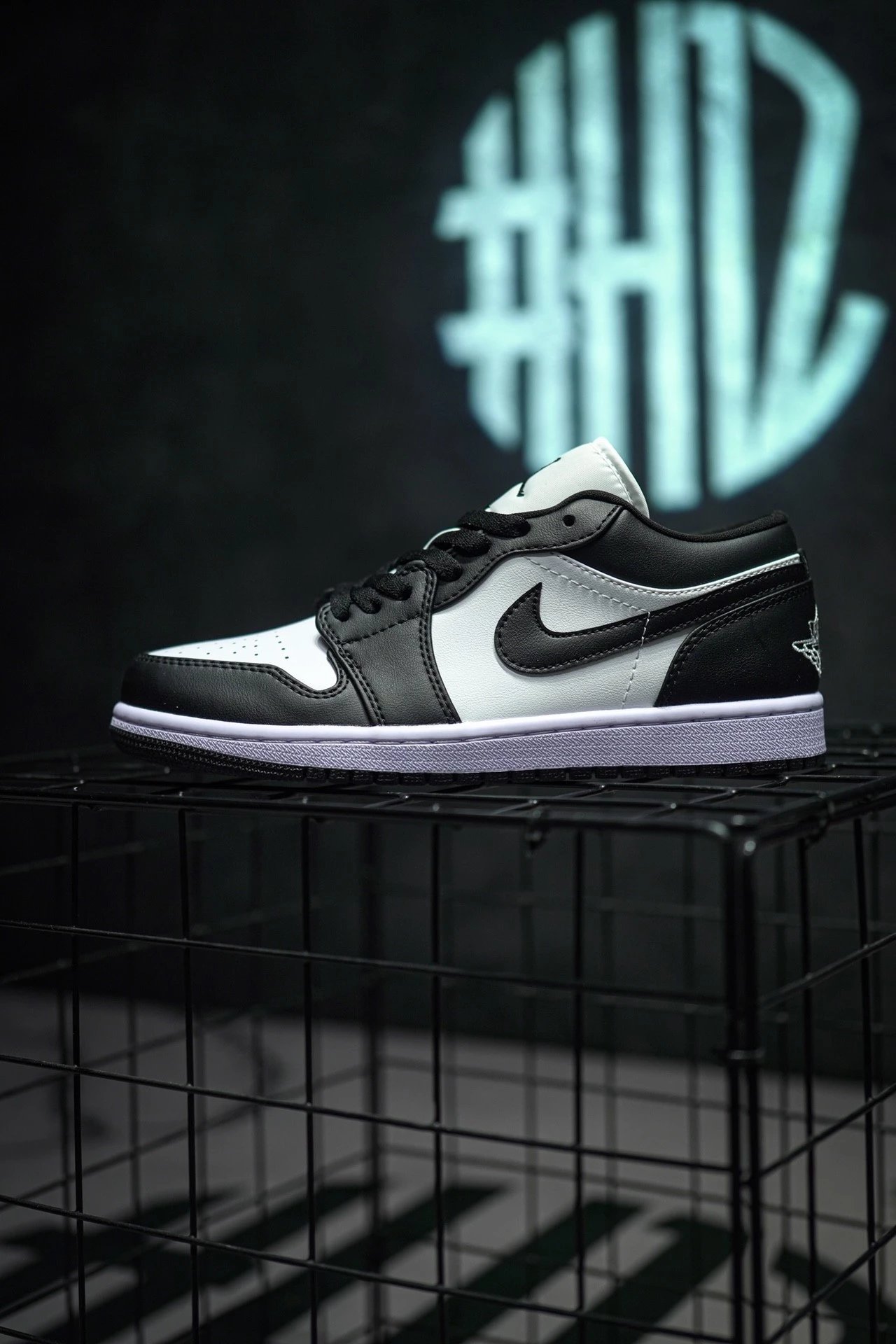 Item Thumbnail for 🔑N370310 [Company-level Air Jordan 1 Low "Panda" Black and White] AJ1 low-top casual sneakers Synchronized official color matching Company original shoes repurchased, re-patterned and molded Reject public sole purchase Company synchronized raw materials have details restored 95% of the entire network