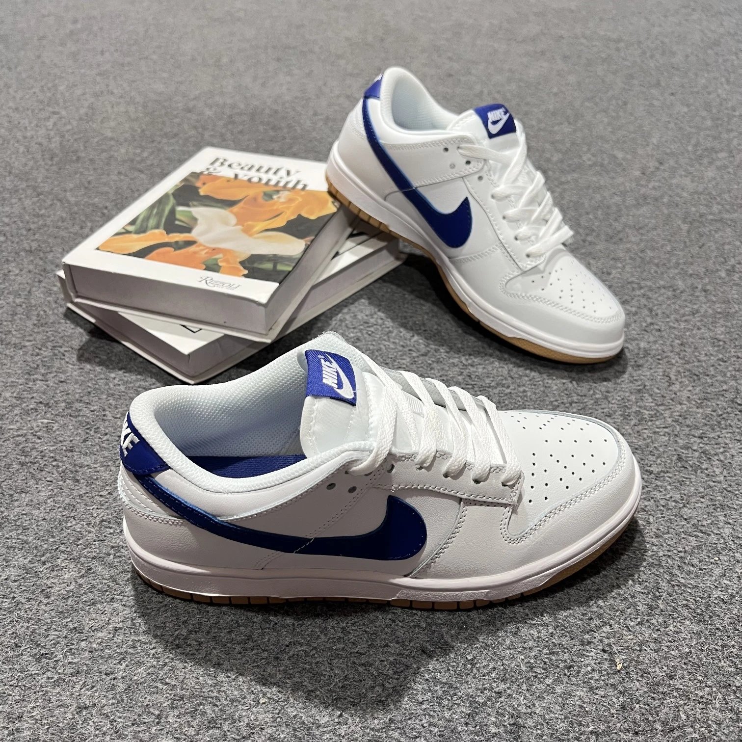 实拍Nike Dunk Low 白蓝生胶​​ 配色