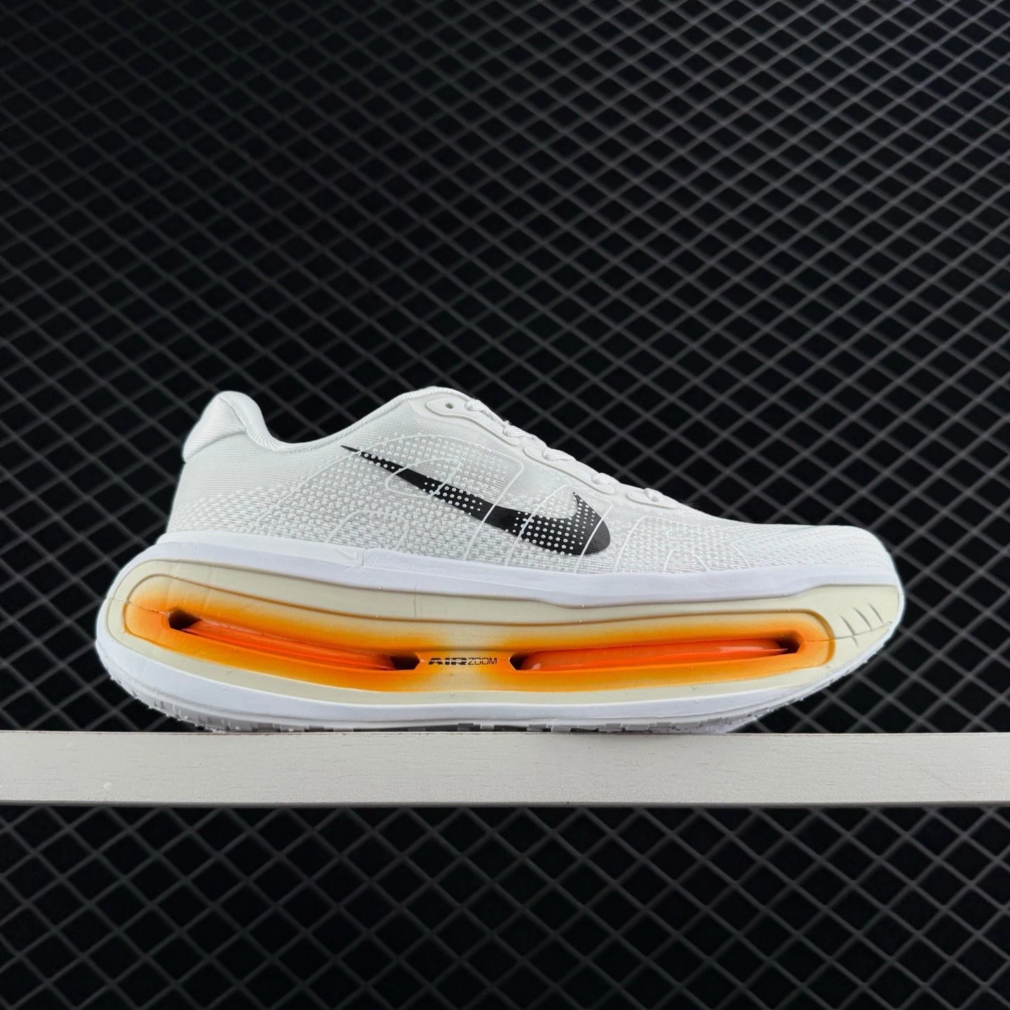 公司级 Nike Vomero Premium 百搭舒适耐磨 低帮 休闲跑步鞋 男女同款 灰黑 IQ4035 100