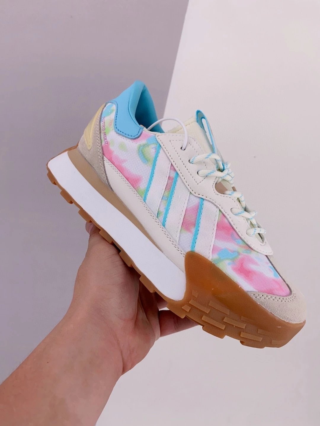 Adidas Neo Futro Mixr FM碰碰鞋 女款 低帮复古休闲运动鞋女 舒适透气跑鞋 防滑耐磨 时尚百搭运动女鞋 米蓝 GY4713