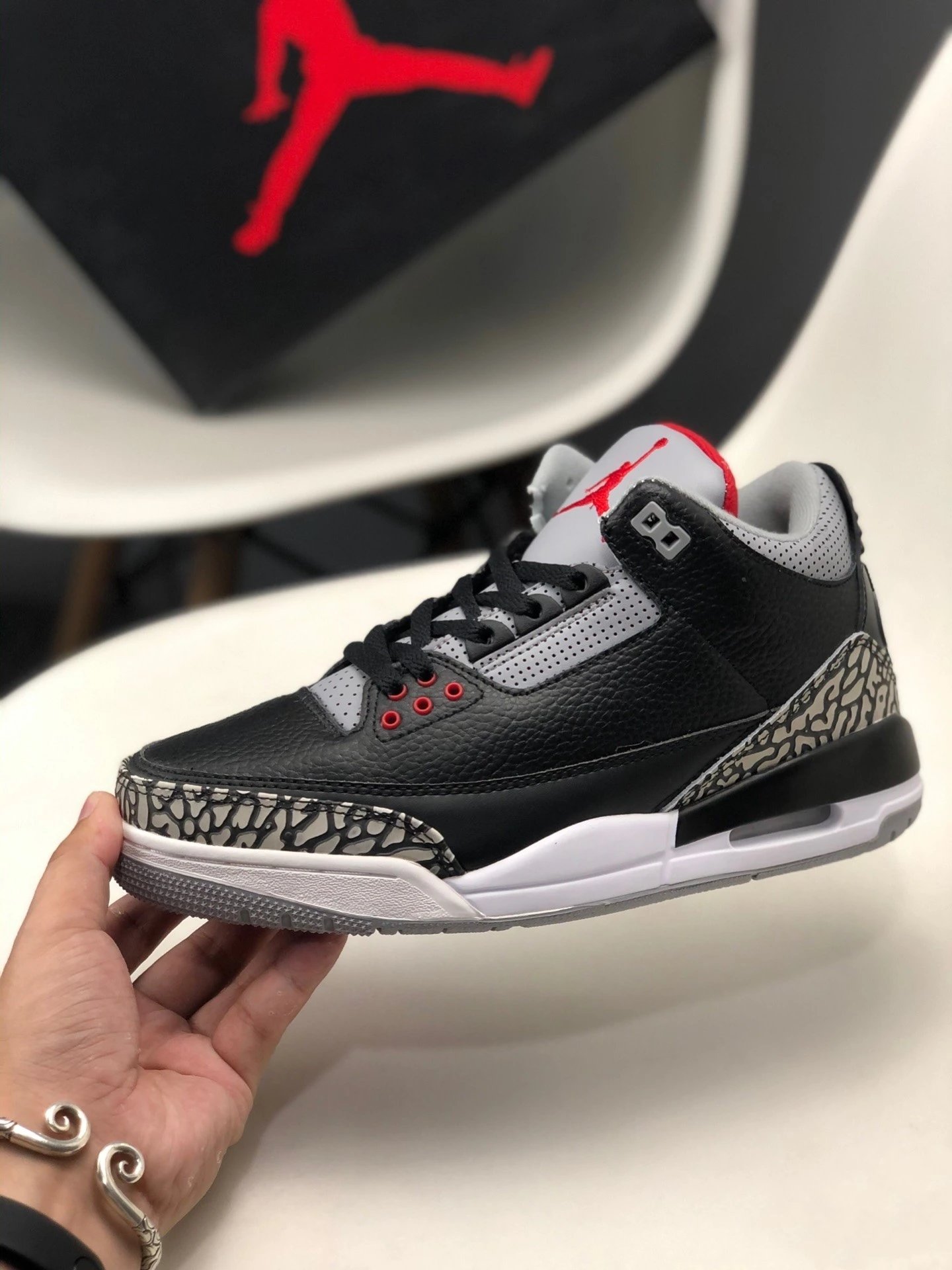 Nike Air Jordan AJ3 Black Cement 男女同款 乔丹3代中帮运动篮球鞋男女 气垫缓震运动鞋 舒适透气 黑水泥 854261 854262 001