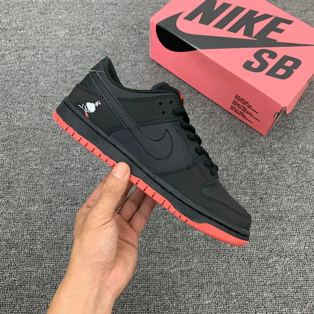 Nike Sneakers Dunk Low Pigeon
