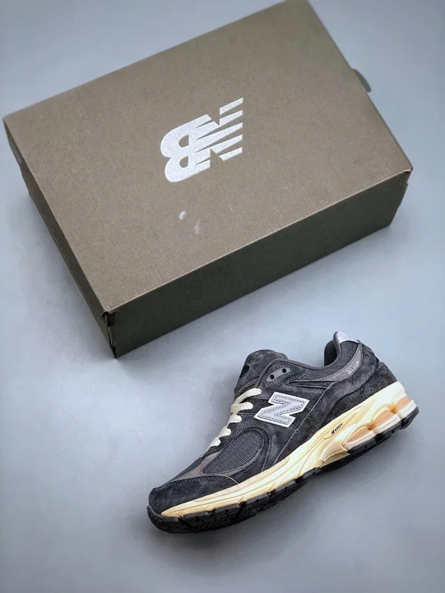 New Balance Sneakers 2002R product detail image 35