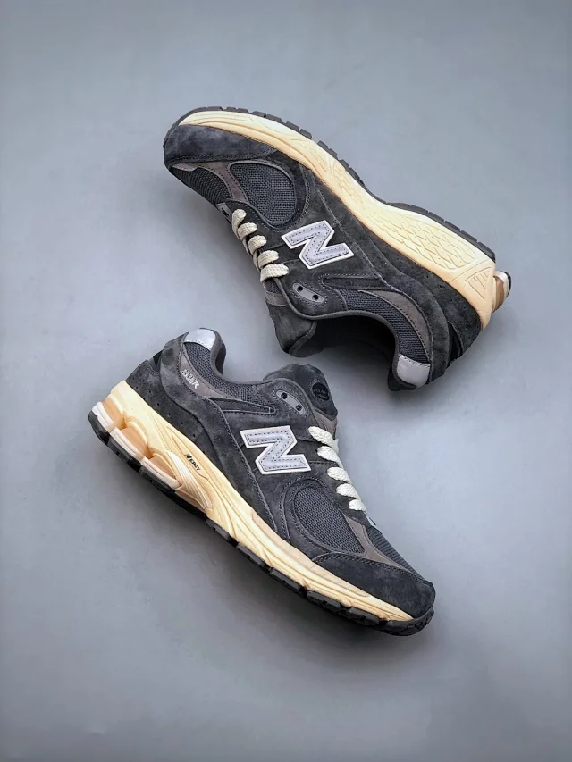 New Balance Sneakers 2002R product detail image 41