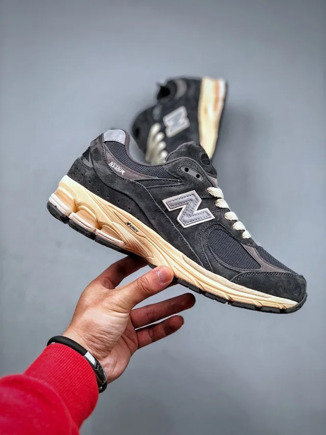 New Balance Sneakers 2002R product detail image 34