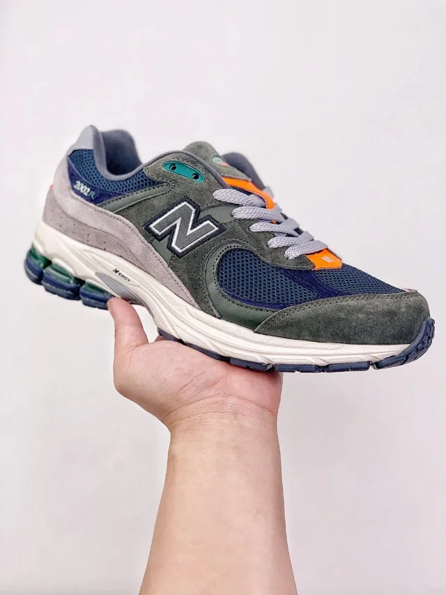 New Balance Sneakers 2002R product detail image 11