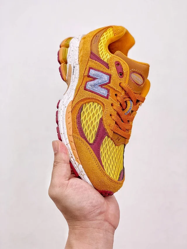 New Balance Sneakers 2002R product detail image 73