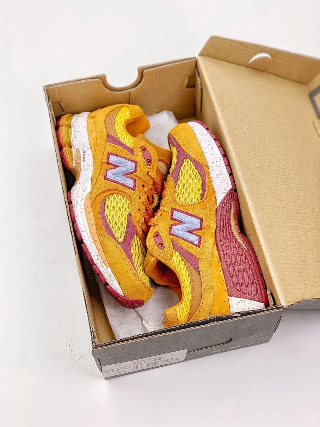New Balance Sneakers 2002R product detail image 79