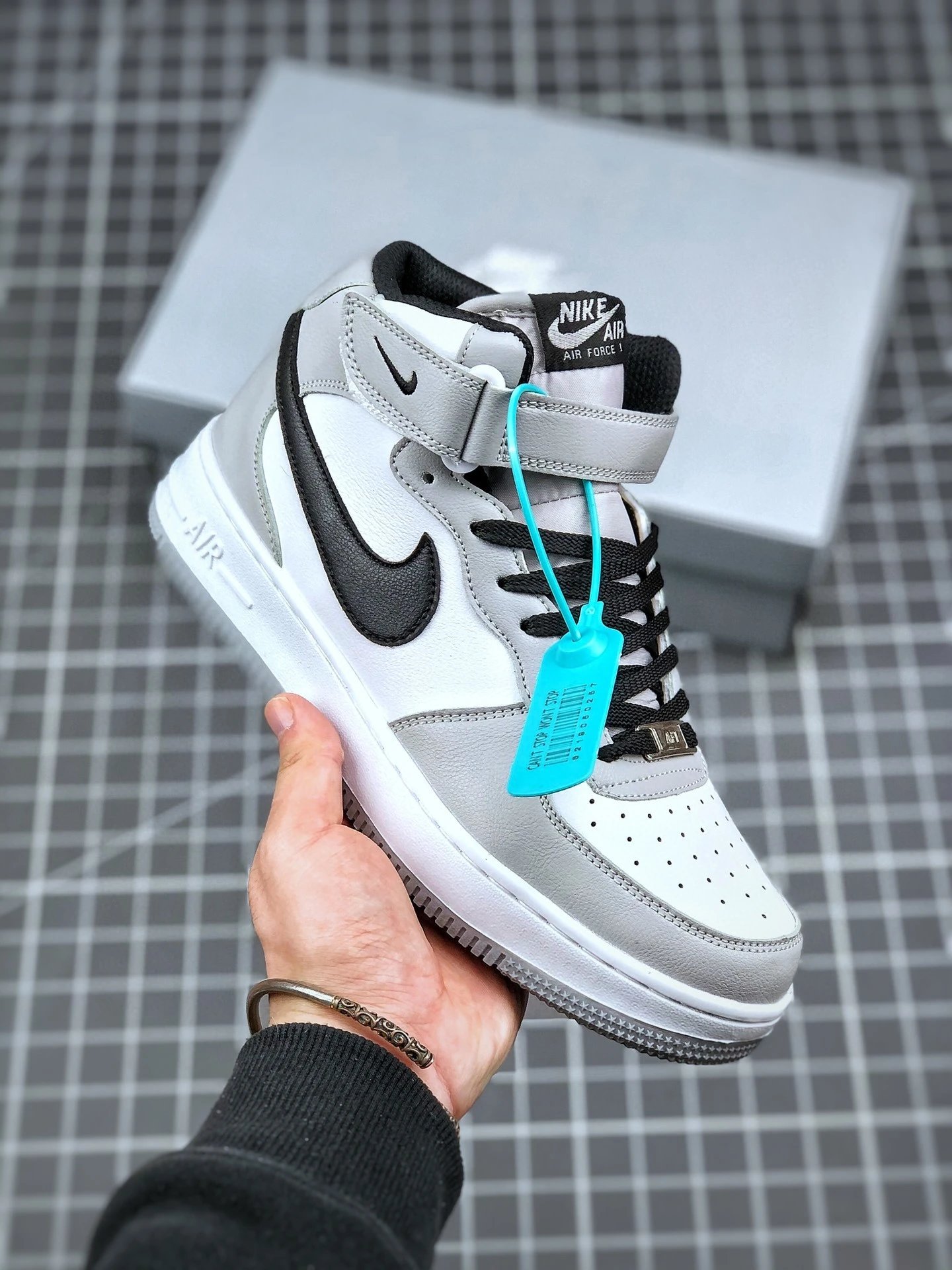 耐克 Nike Air Force 1 ‘07 Mid空军一号伯爵烟灰中高帮休闲板鞋DC2111