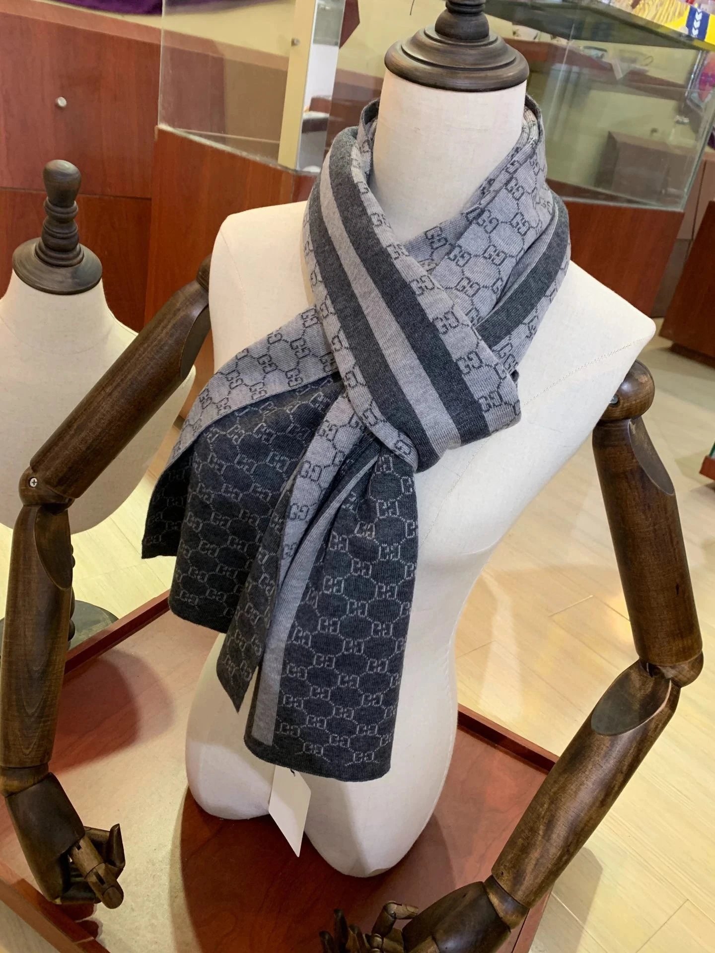 Gucci GG Jacquard Scarf Grey