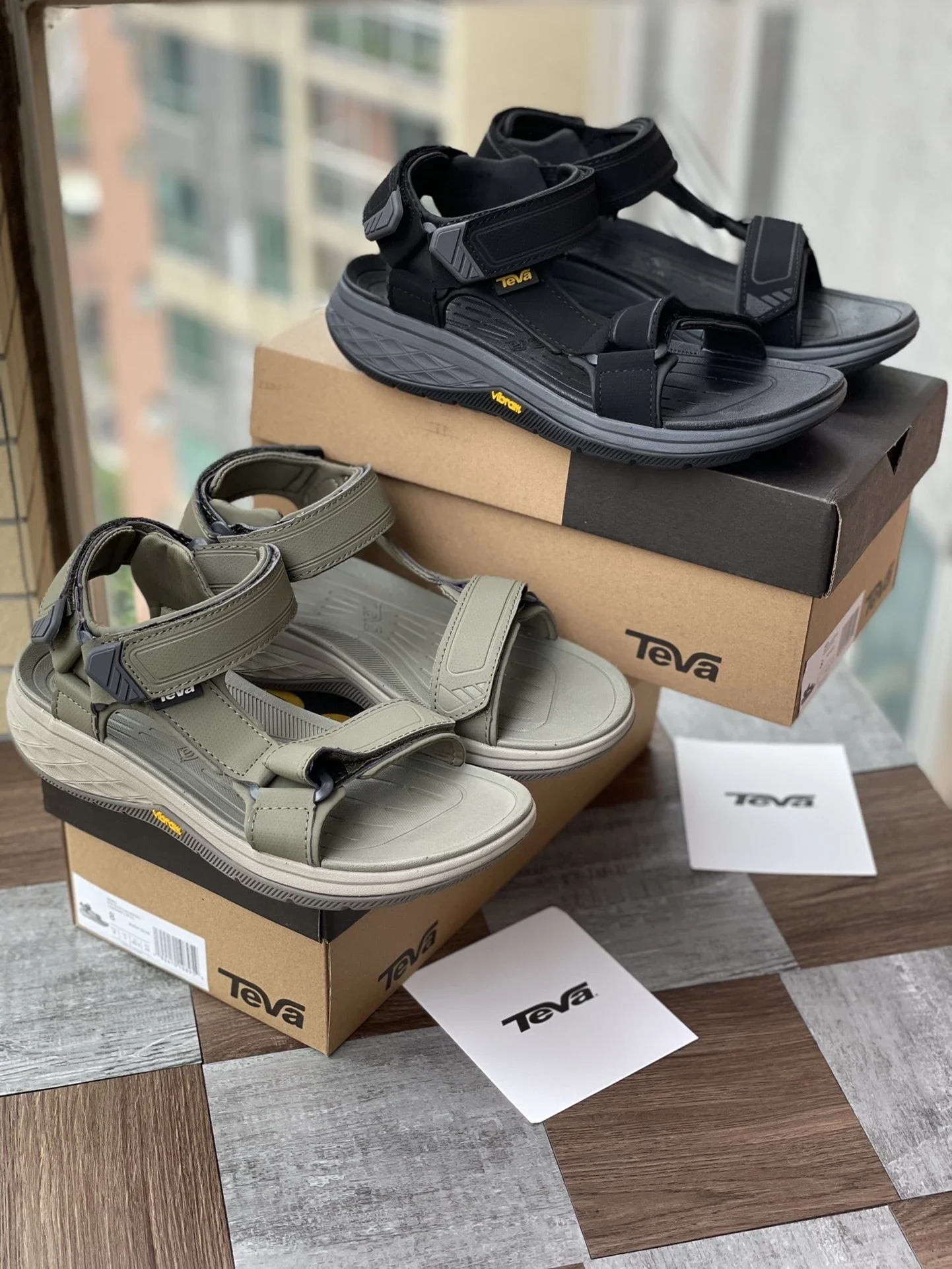 Teva hot sale float lite