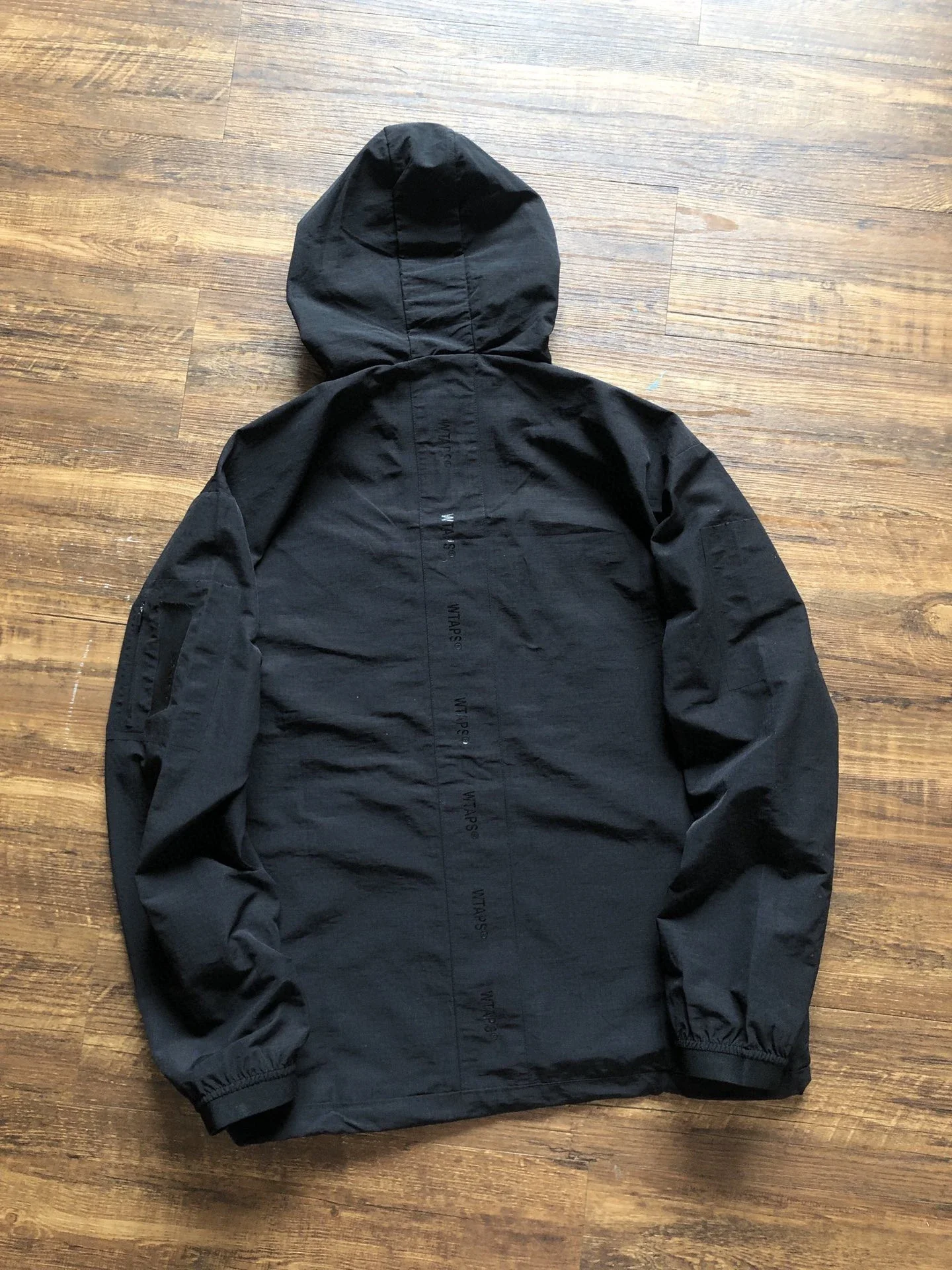 超炫有型！无缝压胶！WTAPS KEYS OAKLEY限量联名轻量防风拒水冲锋夹克