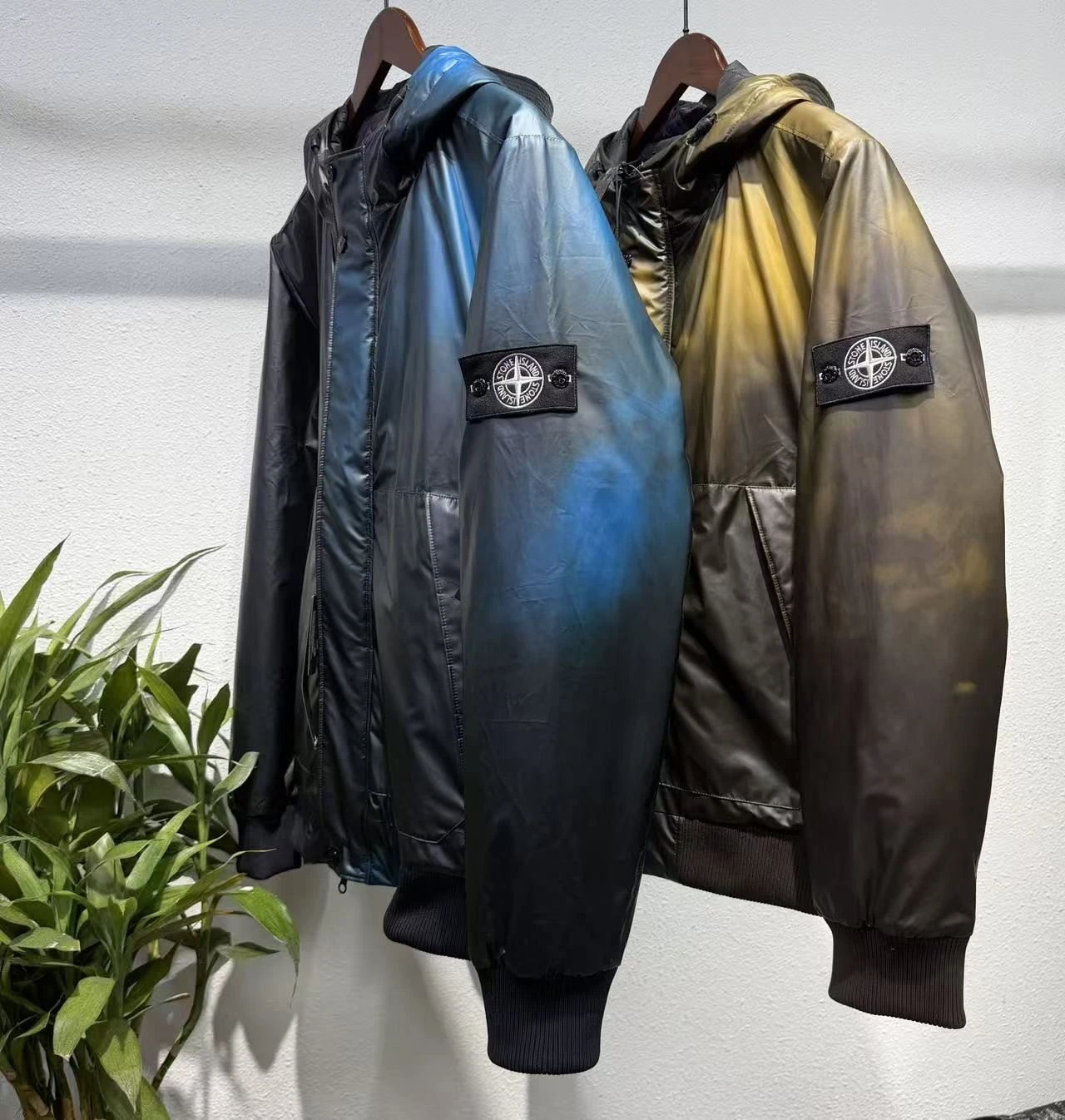 Stone Island 石头岛Ice系列 热感变色连帽Bomber夹棉夹克 罗盘袖标 ST温变外套