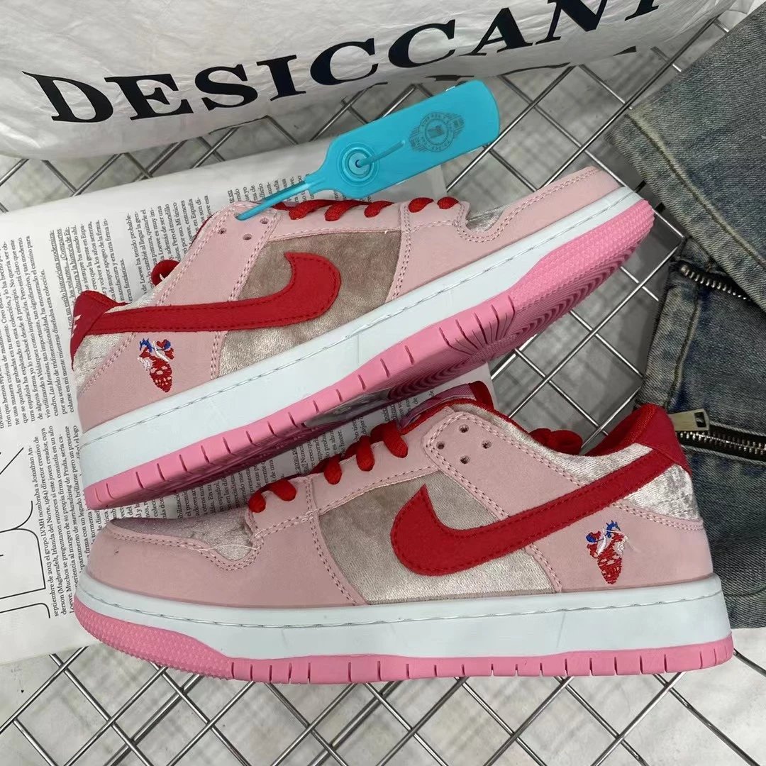 Nike SB Dunk Strangelove Valentine