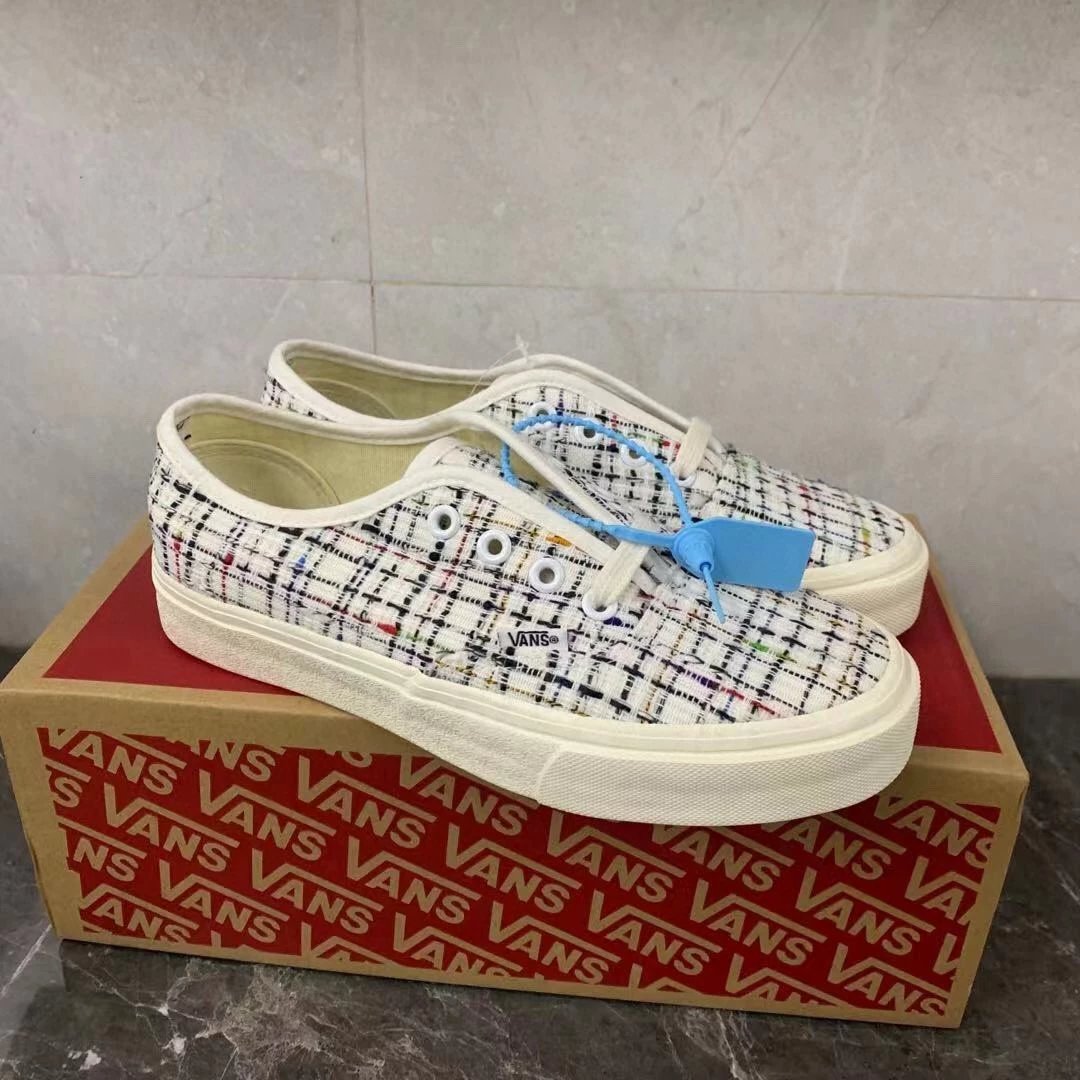 Vans Chanel Canvas Low