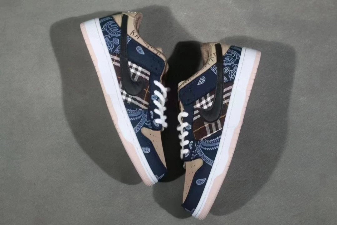 Nike SB Dunk Cashew Flower