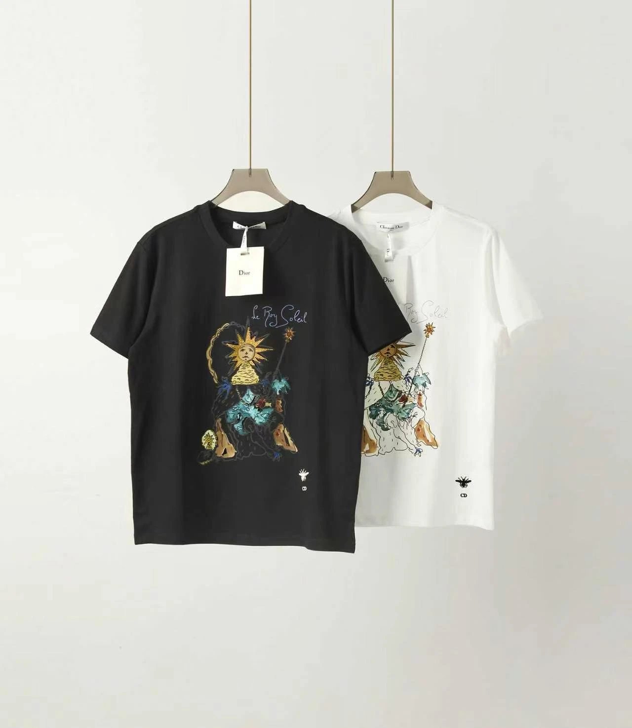 Dio Women's Sun God Bee Print T-Shirt
