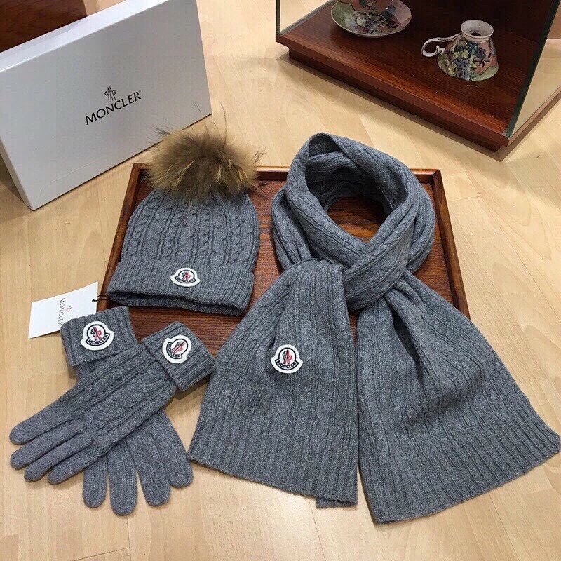 Moncler scarf