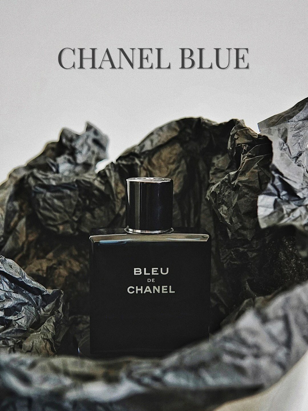 Chanel 香奈儿蔚蓝淡香水100ml男香中最爱的一支，Chanel Blue蔚蓝.前中调有我无法拒绝柑橘和雪松，整支香散发着迷人魅力.干干净净的木质调，余韵悠长.