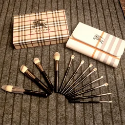 thumbnail for 潮牌化妆刷