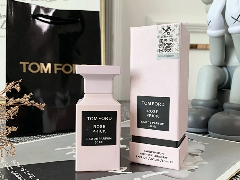 TF Tom Ford- Rose Prick