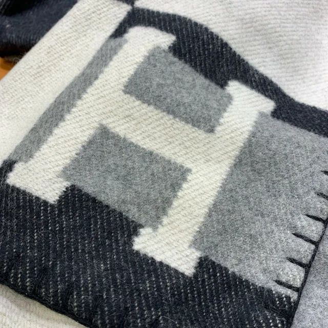 Hermès Uncategorized H Monogram Blanket product detail image 36