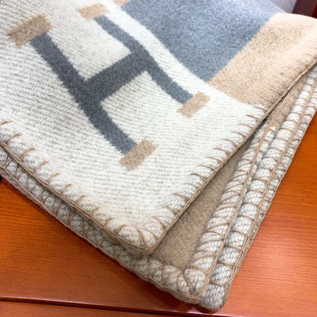 Hermès Uncategorized H Monogram Blanket product detail image 24