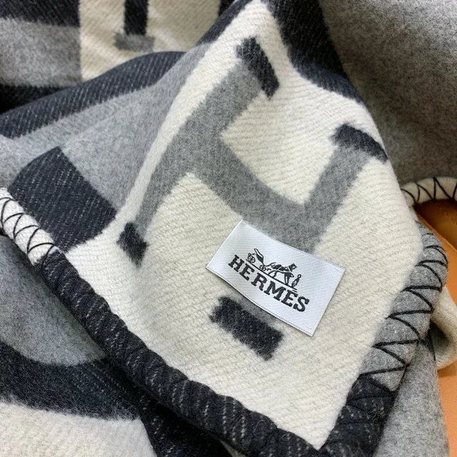 Hermès Uncategorized H Monogram Blanket product detail image 35