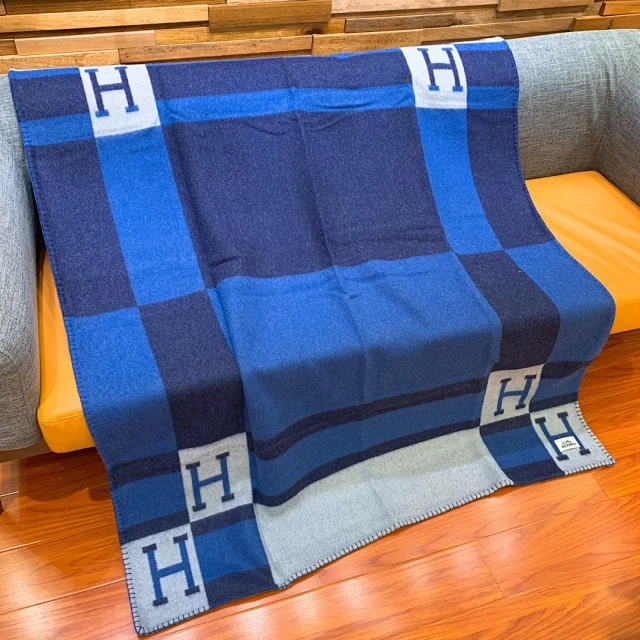 Hermès Uncategorized H Monogram Blanket product detail image 17