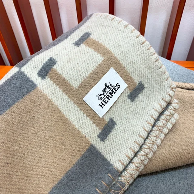 Hermès Uncategorized H Monogram Blanket product detail image 23