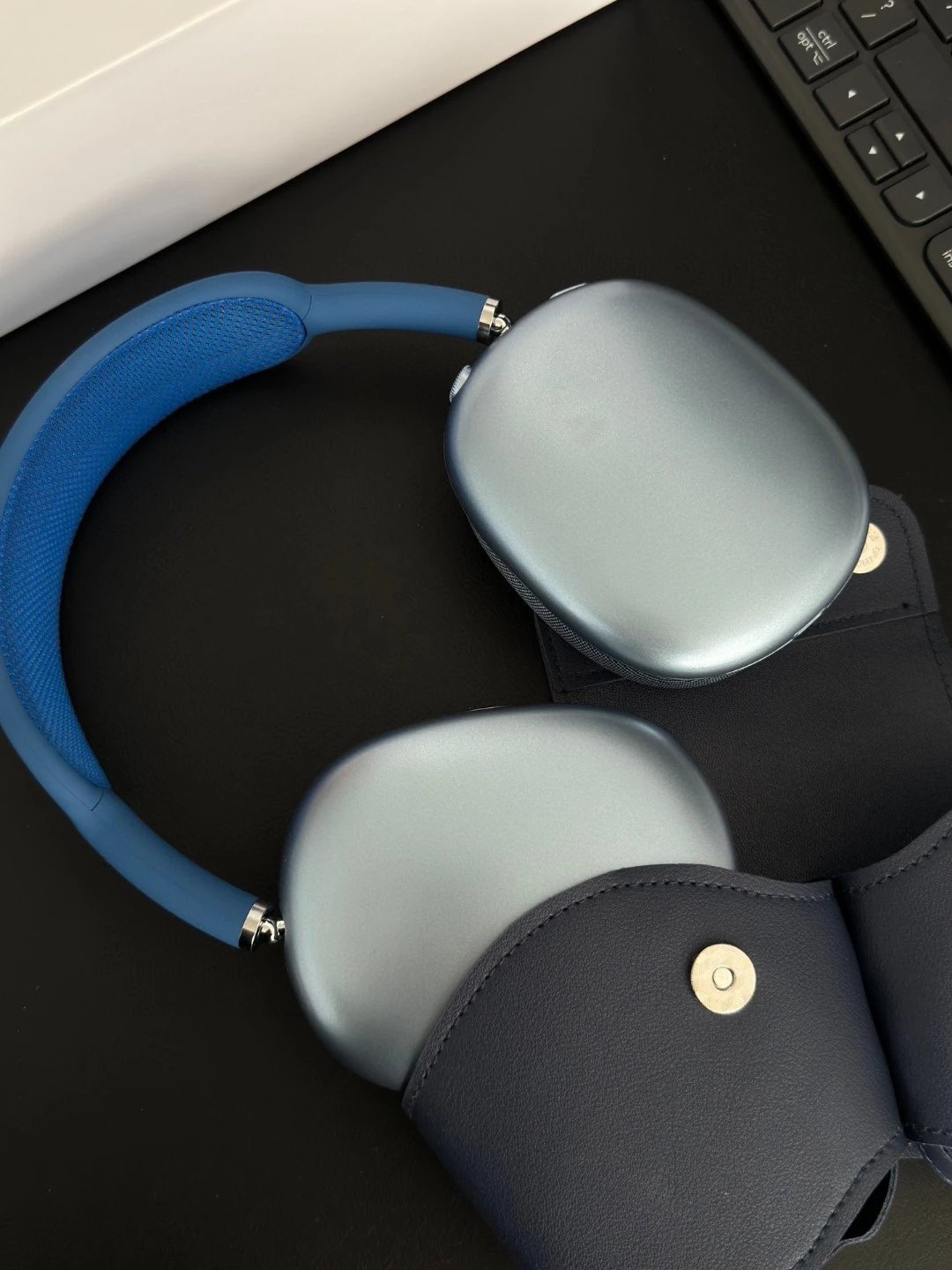 AirPods Max (Sky Blue)