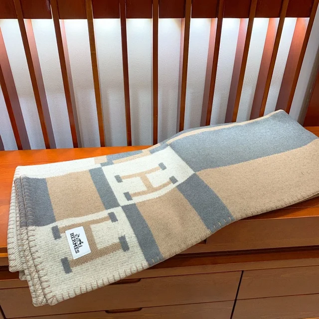 Hermès Uncategorized H Monogram Blanket product detail image 22