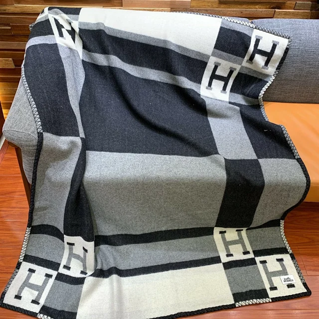 Hermès Uncategorized H Monogram Blanket product detail image 34
