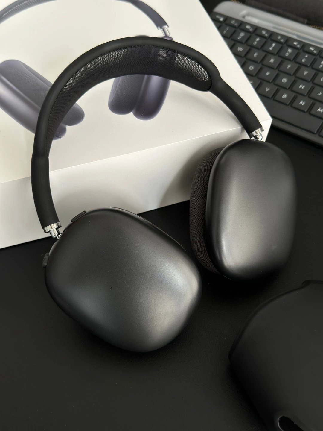 AirPods Max (Sky Blue)