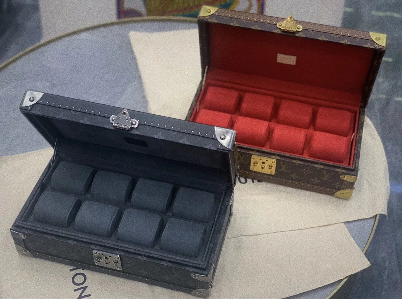 Trendy Watch Box with 8 Watch Slots, Made from Classic M Canvas - Includes a Removable Tray for Concealing Valuables