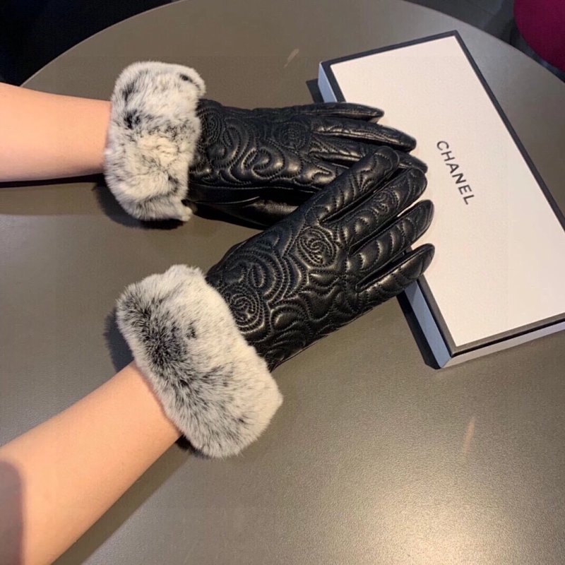 Gloves from Trendy Brands