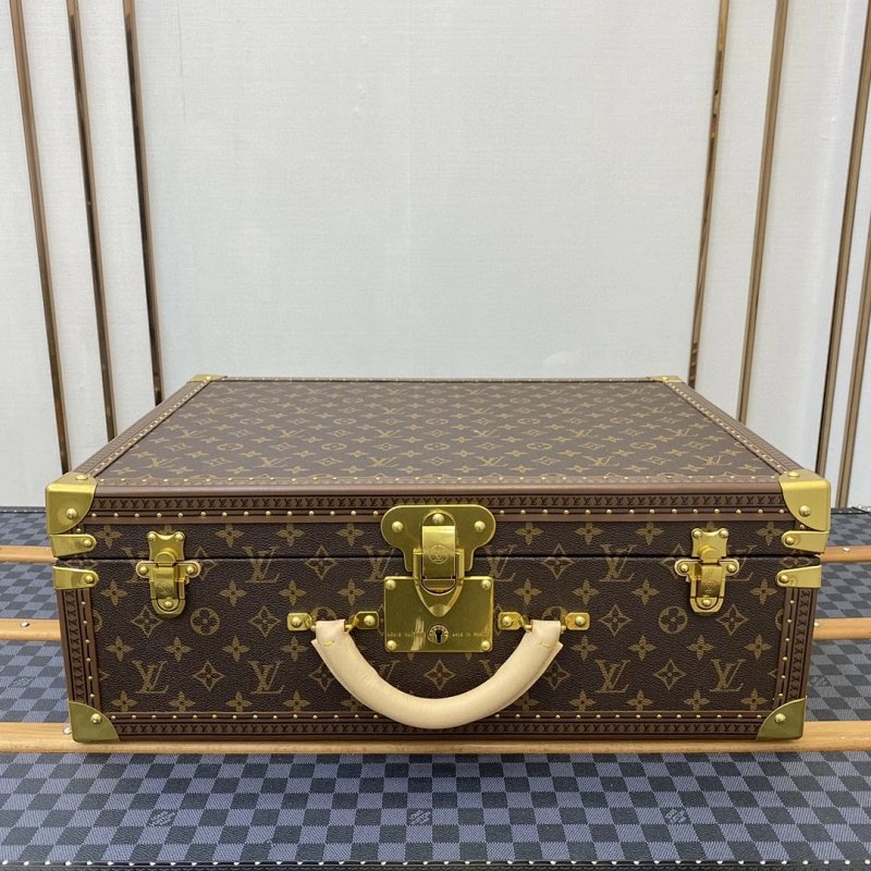 Travel bag from Trendy Brands
