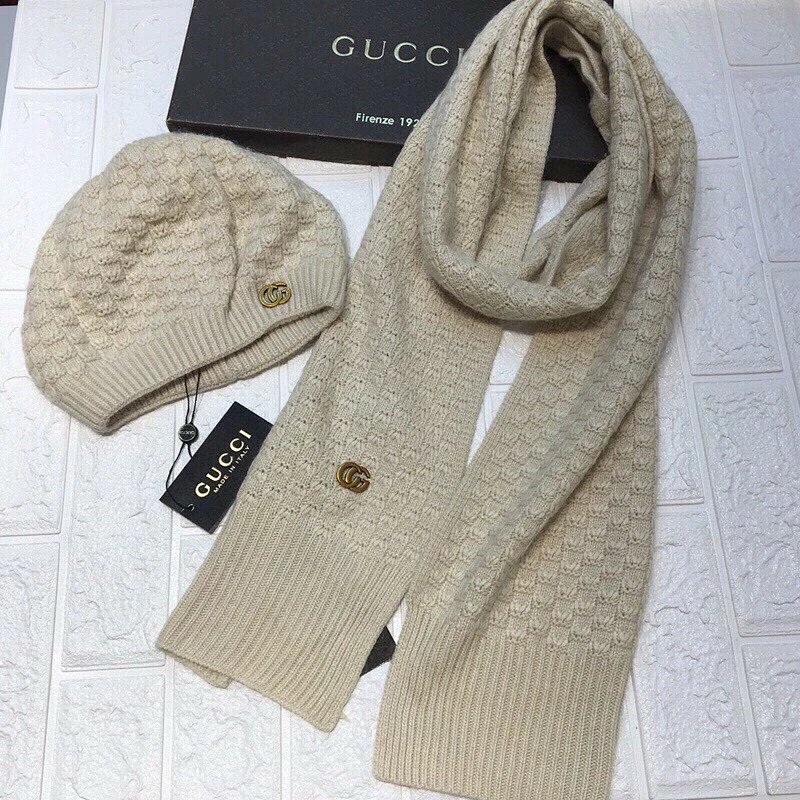 Gucci 70 +30 Logo