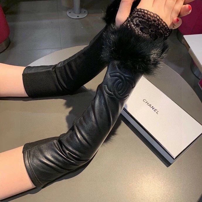 Gloves from Trendy Brands