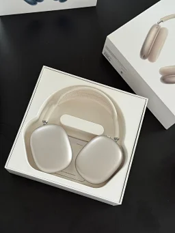 thumbnail for 潮牌头戴式耳机环绕振膜+双麦波束成形技术，高音明亮、低音浑厚、多重降噪比入耳式更舒适不伤耳、比骨传导音质更好降噪好 不漏音玩游戏开黑没有延迟，久戴也不会不舒服！