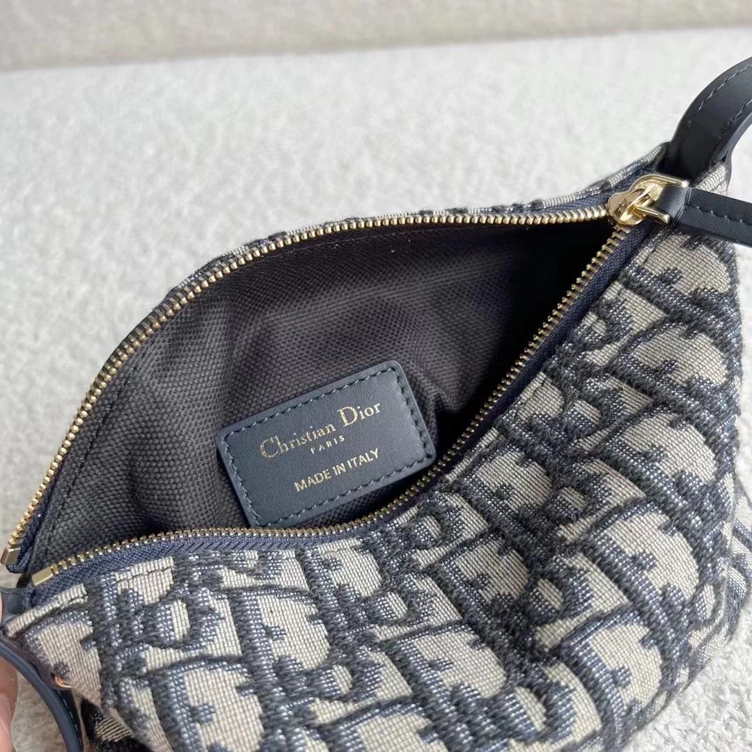 2022s D家新款Nomad手拿包 Hobo腋下包 菱格包 藤格纹羊皮包 蓝色刺绣Oblique印花帆布手提包 CD便当包 饭盒包 真皮女包  7