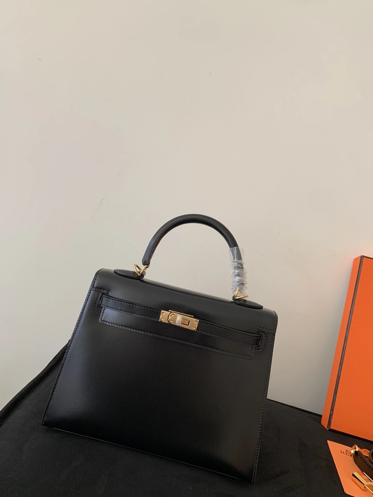 H爱玛家box皮凯莉女包 全套礼盒316钢五金时尚手袋Kelly手提包

闭眼去卖 2