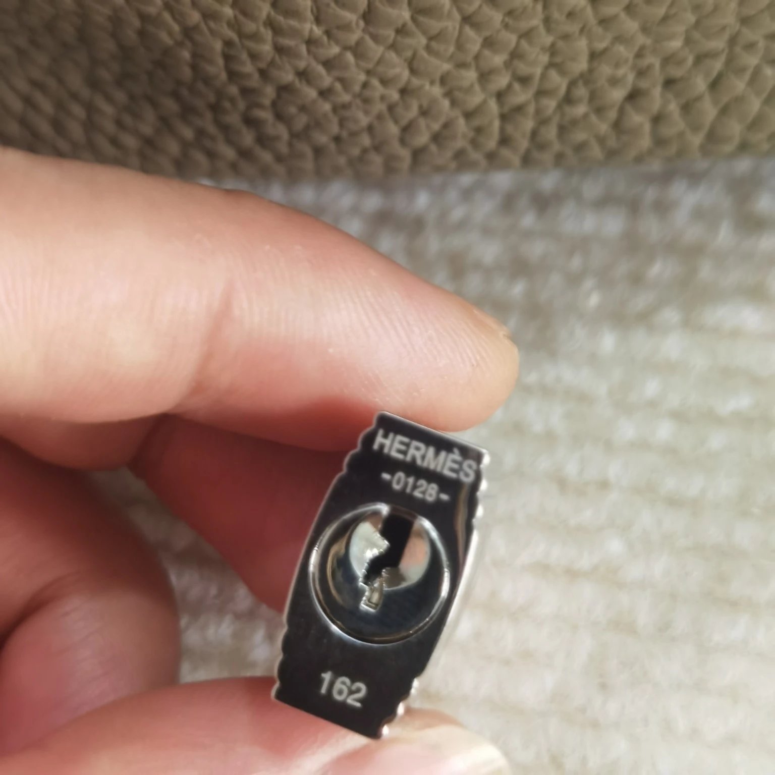 H家桶包 爱玛仕菜篮子 进口牛皮女士手提包软真皮水桶包手拧包荔枝纹迷你小包包欧美时尚金典风女包四季通用 9