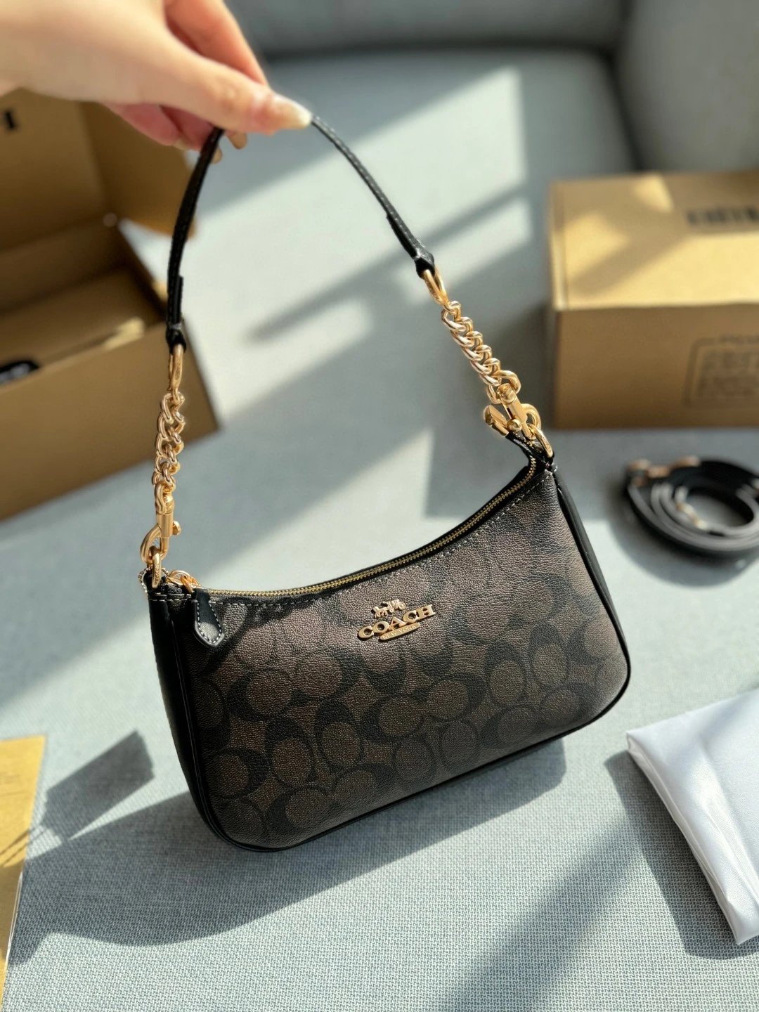 Airplane Box Size: 24x14 Coach Teri 24 Bag
