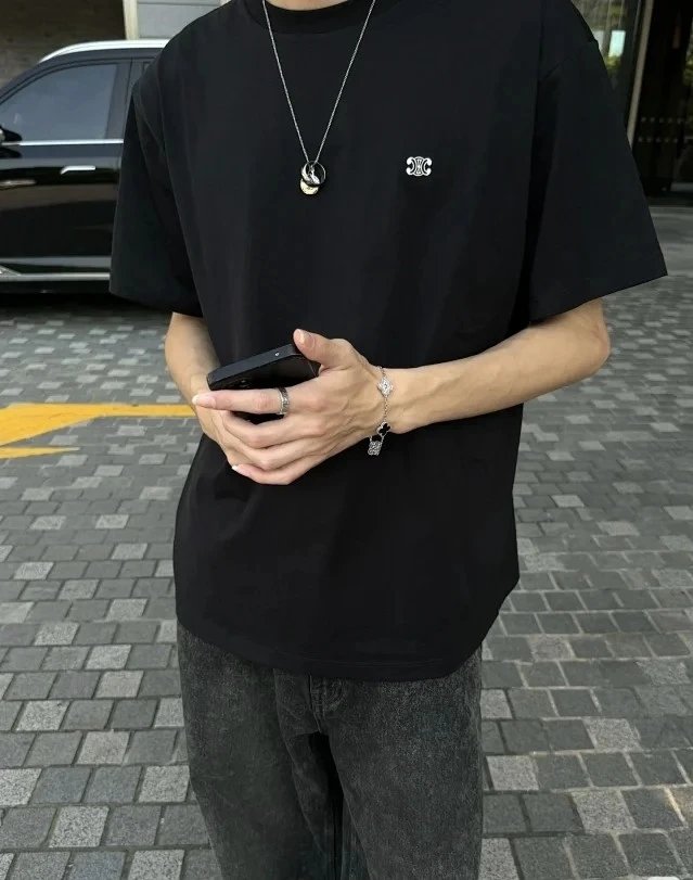 【 Instant delivery in stock 】 CE black embroidered short sleeved, silky fabric is very comfortable