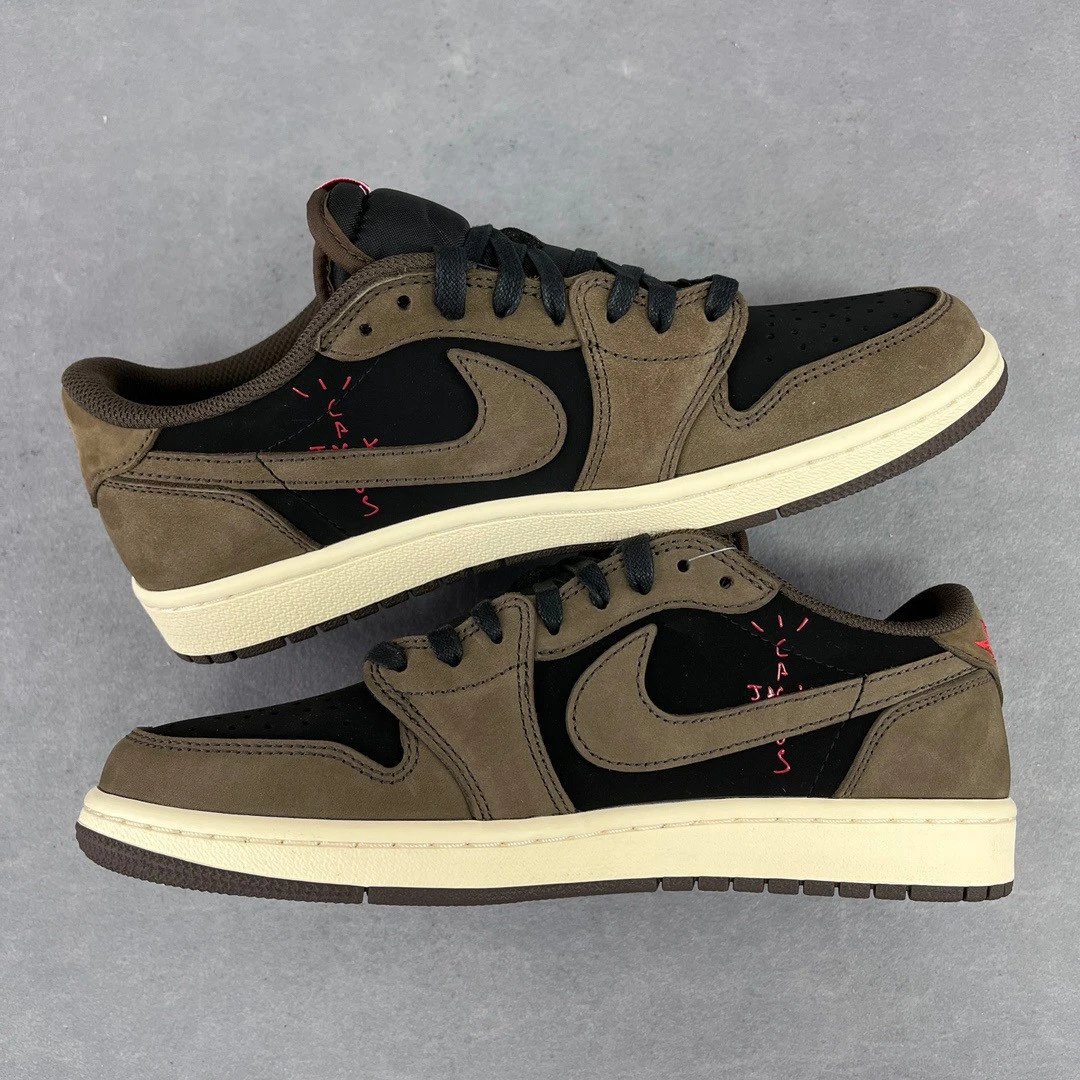 Travis Scott x Nike Air Jordan 1 Low OG Pink Foam Sneakers - 35