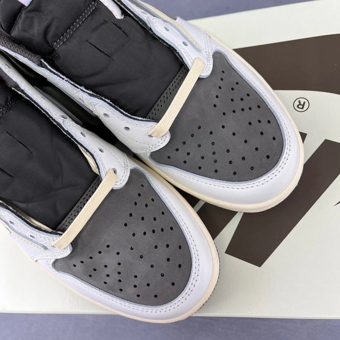 Travis Scott x Nike Air Jordan 1 Low OG Pink Foam Sneakers - 50